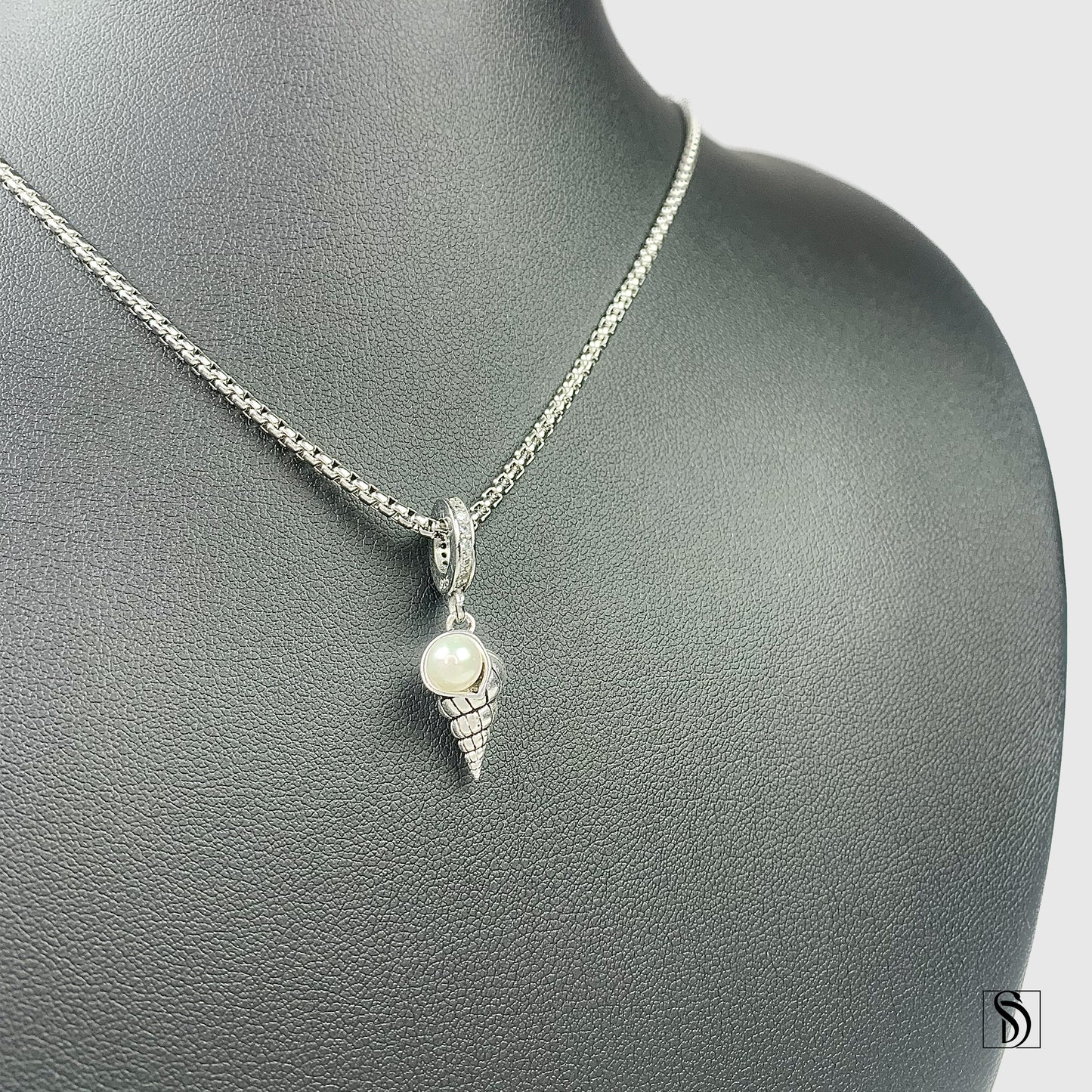 Silver Pearl Sea Shell Pendant Necklace