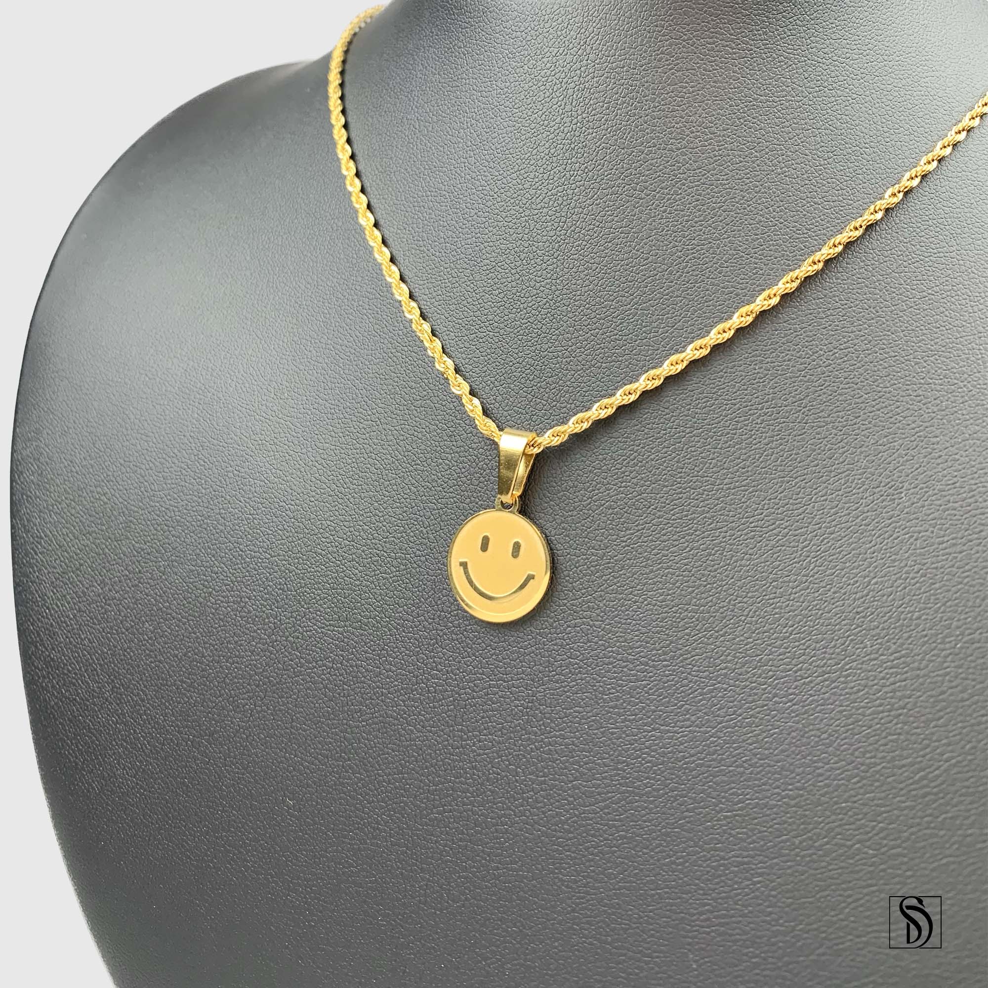 Smiley Face Pendant Necklace Sterling Silver Gold – Hey Happiness